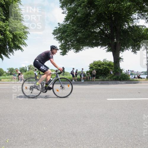 15.06.2025 - 7 Türme Triathlon Yannick Fuchs http://msf.ph/oto/7987826 15.06.2025 12:49:37 Radfahren 261, 462, 511, 638, 671 meine-sportfotos.de