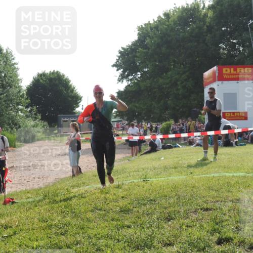15.06.2025 - 27. Vierlanden-Triathlon KatJ http://msf.ph/oto/7987844 15.06.2025 09:04:45 Schwimmen 247 meine-sportfotos.de