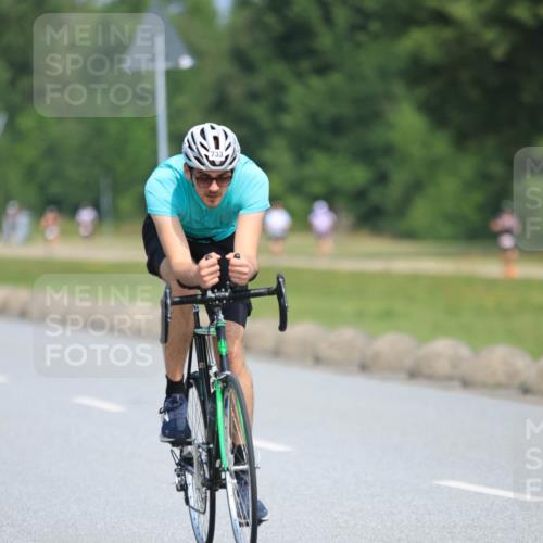 21.06.2025 - 27. Vierlanden-Triathlon H.Heesch http://msf.ph/oto/7987860 15.06.2025 11:39:05 Radfahren 227, 643, 732, 733 meine-sportfotos.de