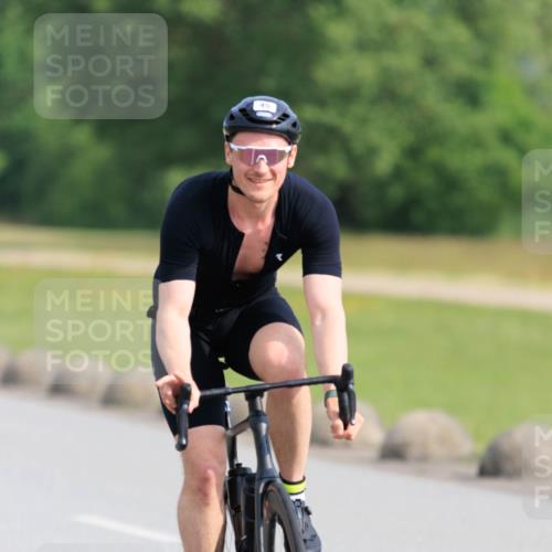 15.06.2025 - 27. Vierlanden-Triathlon H.Heesch http://msf.ph/oto/7987868 15.06.2025 09:18:49 Radfahren 45, 59, 64, 138 meine-sportfotos.de