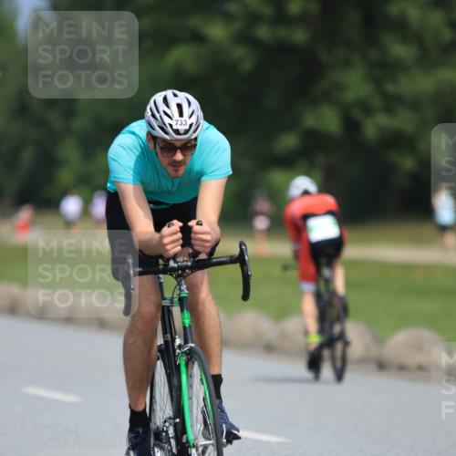 21.06.2025 - 27. Vierlanden-Triathlon H.Heesch http://msf.ph/oto/7987883 15.06.2025 11:39:05 Radfahren 227, 643, 732, 733 meine-sportfotos.de