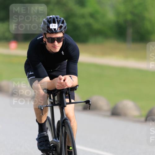 15.06.2025 - 27. Vierlanden-Triathlon H.Heesch http://msf.ph/oto/7987893 15.06.2025 09:18:51 Radfahren 45, 59, 64, 138 meine-sportfotos.de