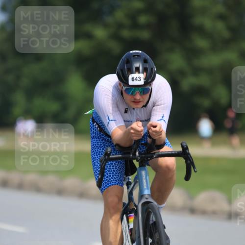 21.06.2025 - 27. Vierlanden-Triathlon H.Heesch http://msf.ph/oto/7987911 15.06.2025 11:39:07 Radfahren 220, 641, 643, 723, 733, 746 meine-sportfotos.de