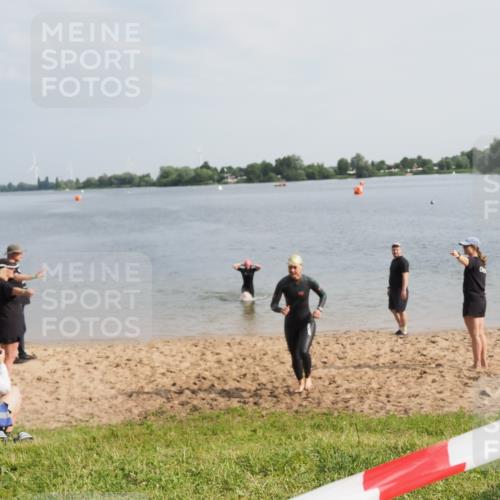 21.06.2025 - 27. Vierlanden-Triathlon MichiJ http://msf.ph/oto/7987936 15.06.2026 09:13:54 Schwimmen 198, 203, 228 meine-sportfotos.de