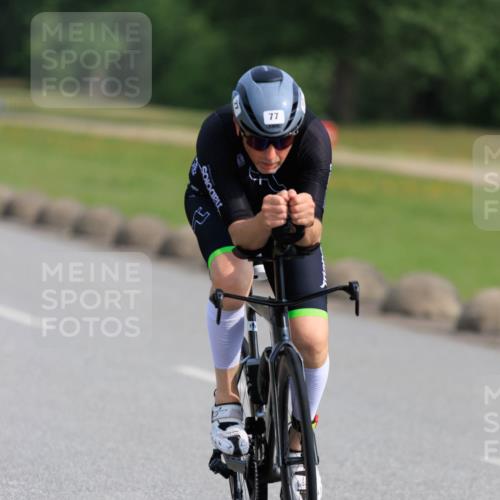 15.06.2025 - 27. Vierlanden-Triathlon H.Heesch http://msf.ph/oto/7987946 15.06.2025 09:19:21 Radfahren 12, 77, 132, 135 meine-sportfotos.de