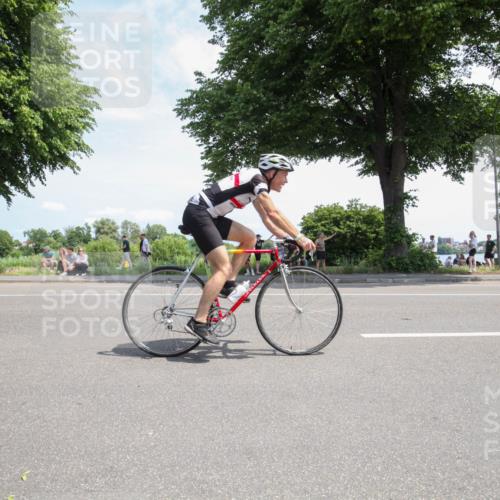 15.06.2025 - 7 Türme Triathlon Yannick Fuchs http://msf.ph/oto/7987959 15.06.2025 12:50:44 Radfahren 293, 396, 451, 678 meine-sportfotos.de