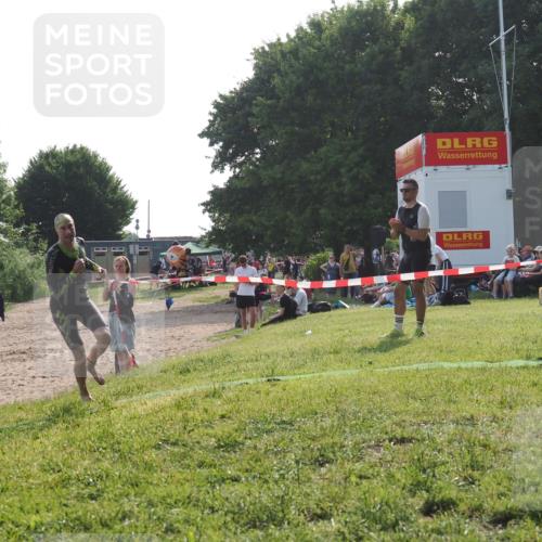 15.06.2025 - 27. Vierlanden-Triathlon KatJ http://msf.ph/oto/7987974 15.06.2025 09:04:58 Schwimmen 238 meine-sportfotos.de