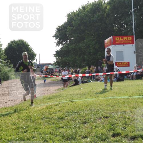 15.06.2025 - 27. Vierlanden-Triathlon KatJ http://msf.ph/oto/7987987 15.06.2025 09:04:58 Schwimmen 238 meine-sportfotos.de