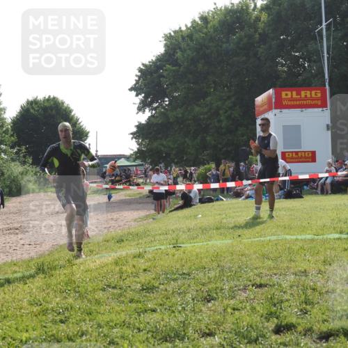 15.06.2025 - 27. Vierlanden-Triathlon KatJ http://msf.ph/oto/7987997 15.06.2025 09:04:58 Schwimmen 238 meine-sportfotos.de