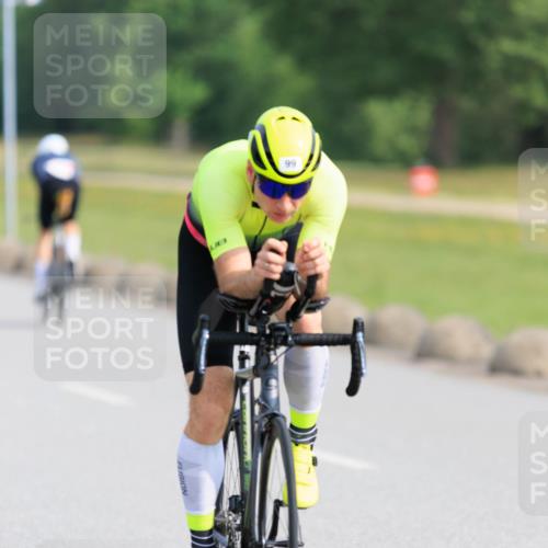 15.06.2025 - 27. Vierlanden-Triathlon H.Heesch http://msf.ph/oto/7988011 15.06.2025 09:19:39 Radfahren 99, 199 meine-sportfotos.de