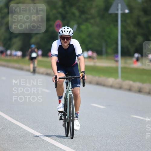 21.06.2025 - 27. Vierlanden-Triathlon H.Heesch http://msf.ph/oto/7988012 15.06.2025 11:40:00 Radfahren 654, 685, 743 meine-sportfotos.de