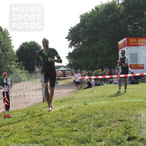 15.06.2025 - 27. Vierlanden-Triathlon KatJ http://msf.ph/oto/7988020 15.06.2025 09:04:59 Schwimmen 238 meine-sportfotos.de