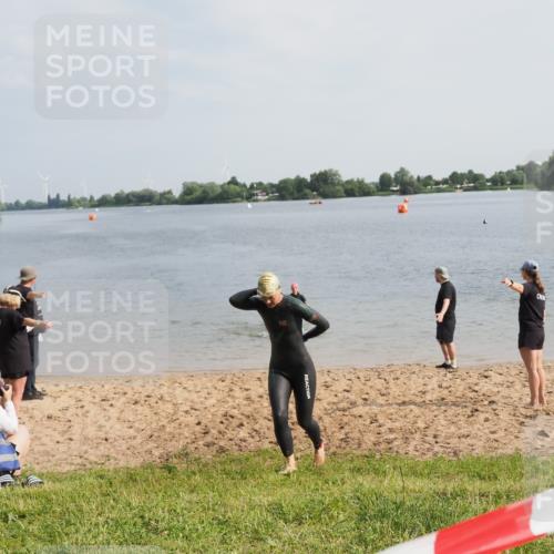 21.06.2025 - 27. Vierlanden-Triathlon MichiJ http://msf.ph/oto/7988035 15.06.2026 09:13:56 Schwimmen 198, 203, 228 meine-sportfotos.de