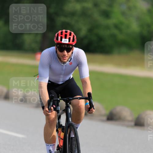 15.06.2025 - 27. Vierlanden-Triathlon H.Heesch http://msf.ph/oto/7988036 15.06.2025 09:19:53 Radfahren 29, 47, 67, 187, 250 meine-sportfotos.de