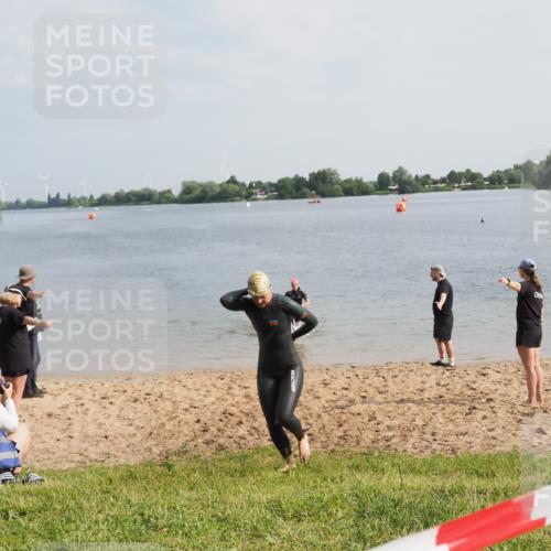 21.06.2025 - 27. Vierlanden-Triathlon MichiJ http://msf.ph/oto/7988043 15.06.2026 09:13:56 Schwimmen 198, 203, 228 meine-sportfotos.de