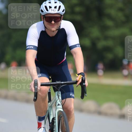 21.06.2025 - 27. Vierlanden-Triathlon H.Heesch http://msf.ph/oto/7988048 15.06.2025 11:40:02 Radfahren 654, 685, 743, 774 meine-sportfotos.de