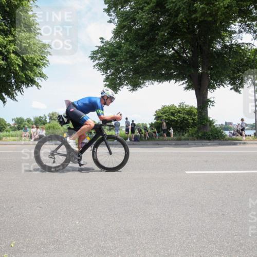 15.06.2025 - 7 Türme Triathlon Yannick Fuchs http://msf.ph/oto/7988068 15.06.2025 12:52:01 Radfahren 309, 537 meine-sportfotos.de