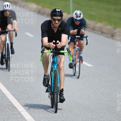 21.06.2025 - 27. Vierlanden-Triathlon H.Heesch http://msf.ph/oto/7988074 15.06.2025 11:40:28 Radfahren 206, 647, 678, 694, 707, 710, 740, 760 meine-sportfotos.de