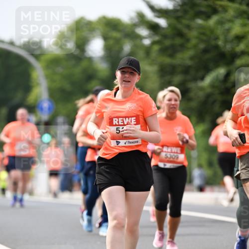 15.06.2025 - REWE Women's Run Dr. Thomas Lammeyer http://msf.ph/oto/7988089 15.06.2025 10:48:27 Laufen 5, 5309 meine-sportfotos.de