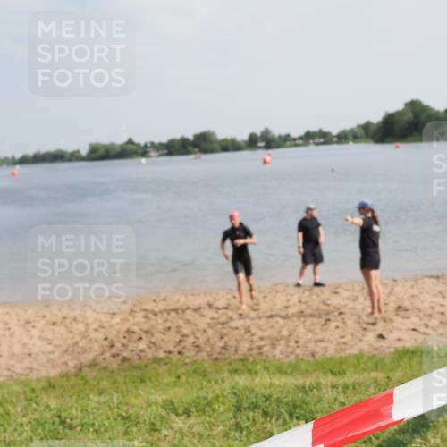 21.06.2025 - 27. Vierlanden-Triathlon MichiJ http://msf.ph/oto/7988091 15.06.2026 09:14:00 Schwimmen 198, 228 meine-sportfotos.de