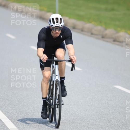 21.06.2025 - 27. Vierlanden-Triathlon H.Heesch http://msf.ph/oto/7988092 15.06.2025 11:40:30 Radfahren 206, 647, 678, 694, 707, 710, 740, 760 meine-sportfotos.de