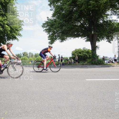 15.06.2025 - 7 Türme Triathlon Yannick Fuchs http://msf.ph/oto/7988107 15.06.2025 12:52:16 Radfahren 400, 451, 500 meine-sportfotos.de