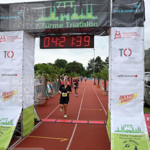 15.06.2025 - 7 Türme Triathlon Michael Strokosch http://msf.ph/oto/7988210 15.06.2025 14:21:39 Ziel 400, 663, 1126 meine-sportfotos.de