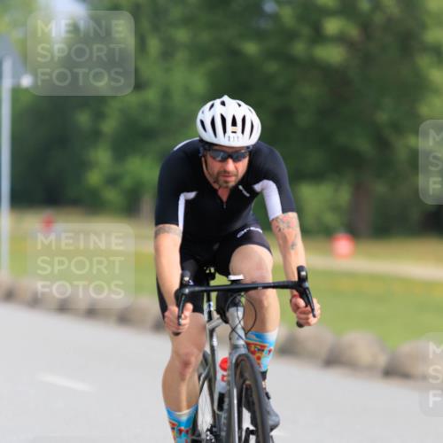 15.06.2025 - 27. Vierlanden-Triathlon H.Heesch http://msf.ph/oto/7988220 15.06.2025 09:20:56 Radfahren 21, 111, 145, 213 meine-sportfotos.de