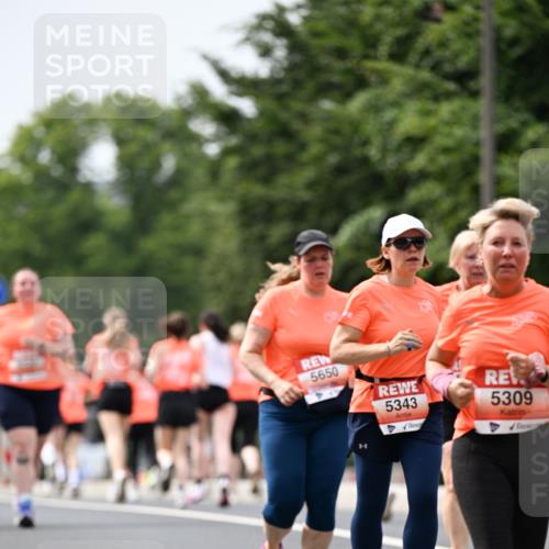 15.06.2025 - REWE Women's Run Dr. Thomas Lammeyer http://msf.ph/oto/7988226 15.06.2025 10:48:30 Laufen 5650, 5343, 5309 meine-sportfotos.de