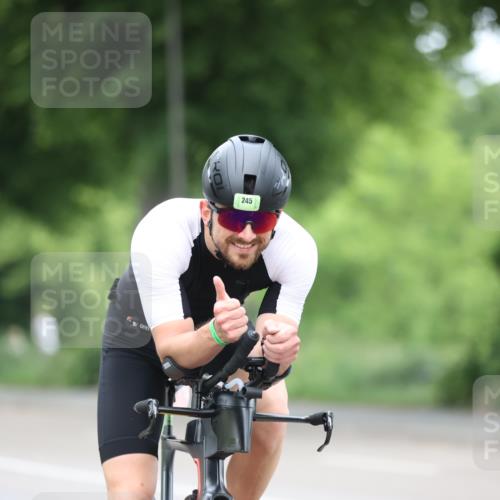 15.06.2025 - 7 Türme Triathlon Yannick Fuchs http://msf.ph/oto/7988233 15.06.2025 11:44:14 Radfahren 204, 278, 341 meine-sportfotos.de