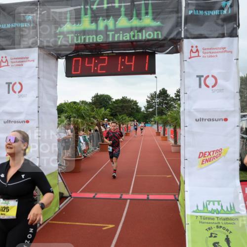 15.06.2025 - 7 Türme Triathlon Michael Strokosch http://msf.ph/oto/7988236 15.06.2025 14:21:41 Ziel 400, 663, 1126 meine-sportfotos.de