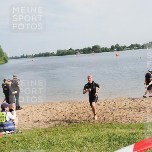 21.06.2025 - 27. Vierlanden-Triathlon MichiJ http://msf.ph/oto/7988246 15.06.2026 09:14:02 Schwimmen 198, 228 meine-sportfotos.de