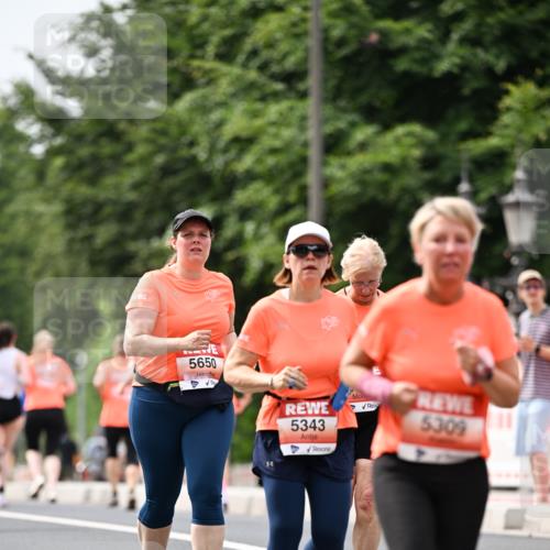 15.06.2025 - REWE Women's Run Dr. Thomas Lammeyer http://msf.ph/oto/7988247 15.06.2025 10:48:30 Laufen 5650, 5343, 5309 meine-sportfotos.de