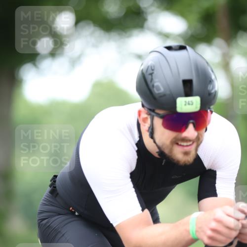 15.06.2025 - 7 Türme Triathlon Yannick Fuchs http://msf.ph/oto/7988250 15.06.2025 11:44:14 Radfahren 204, 278, 341 meine-sportfotos.de