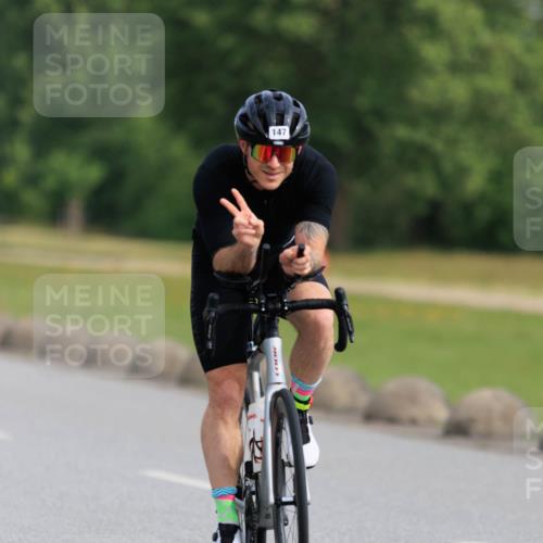 15.06.2025 - 27. Vierlanden-Triathlon H.Heesch http://msf.ph/oto/7988273 15.06.2025 09:21:25 Radfahren 2, 7, 35, 147, 165 meine-sportfotos.de