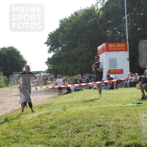 15.06.2025 - 27. Vierlanden-Triathlon KatJ http://msf.ph/oto/7988278 15.06.2025 09:05:19 Schwimmen 209, 221, 222 meine-sportfotos.de
