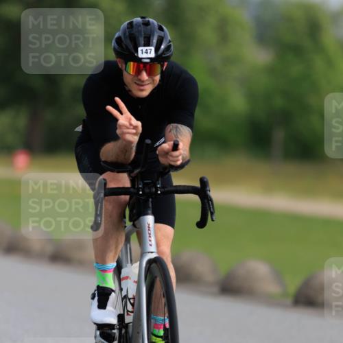 15.06.2025 - 27. Vierlanden-Triathlon H.Heesch http://msf.ph/oto/7988281 15.06.2025 09:21:25 Radfahren 2, 7, 35, 147, 165 meine-sportfotos.de