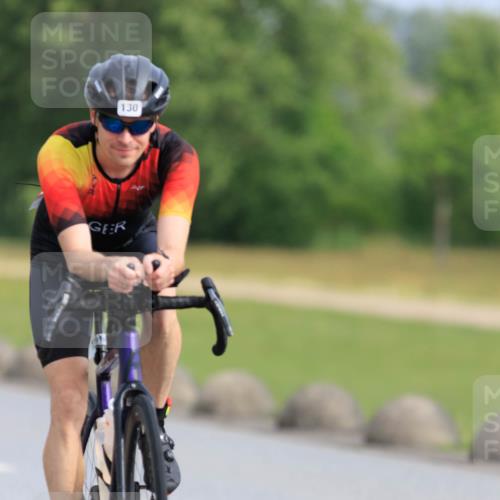 15.06.2025 - 27. Vierlanden-Triathlon H.Heesch http://msf.ph/oto/7988286 15.06.2025 09:21:36 Radfahren 130, 218 meine-sportfotos.de