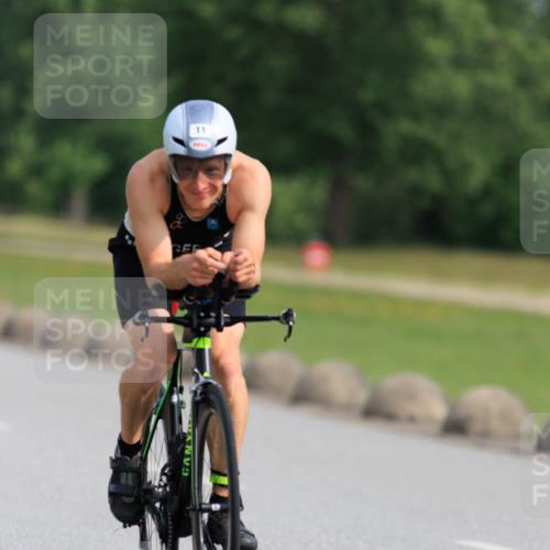 15.06.2025 - 27. Vierlanden-Triathlon H.Heesch http://msf.ph/oto/7988294 15.06.2025 09:21:58 Radfahren 11 meine-sportfotos.de