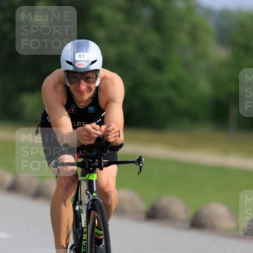 15.06.2025 - 27. Vierlanden-Triathlon H.Heesch http://msf.ph/oto/7988301 15.06.2025 09:21:58 Radfahren 11 meine-sportfotos.de