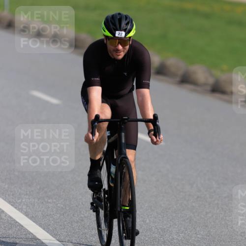 15.06.2025 - 27. Vierlanden-Triathlon H.Heesch http://msf.ph/oto/7988339 15.06.2025 09:23:02 Radfahren 22, 129, 176 meine-sportfotos.de