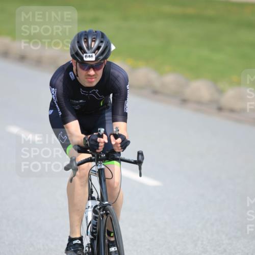 21.06.2025 - 27. Vierlanden-Triathlon H.Heesch http://msf.ph/oto/7988369 15.06.2025 11:41:54 Radfahren 646, 937 meine-sportfotos.de