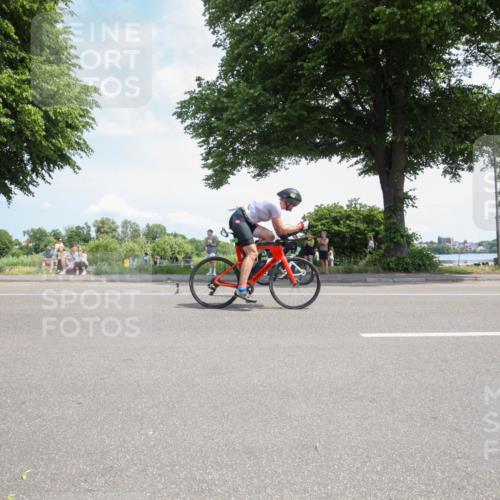15.06.2025 - 7 Türme Triathlon Yannick Fuchs http://msf.ph/oto/7988376 15.06.2025 12:54:45 Radfahren 241, 341, 372, 470, 538, 550, 608, 817 meine-sportfotos.de