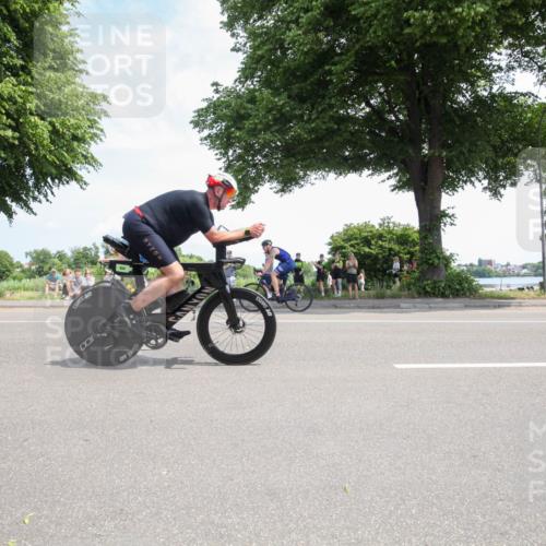 15.06.2025 - 7 Türme Triathlon Yannick Fuchs http://msf.ph/oto/7988392 15.06.2025 12:54:47 Radfahren 241, 272, 372, 470, 538, 550, 608, 817 meine-sportfotos.de