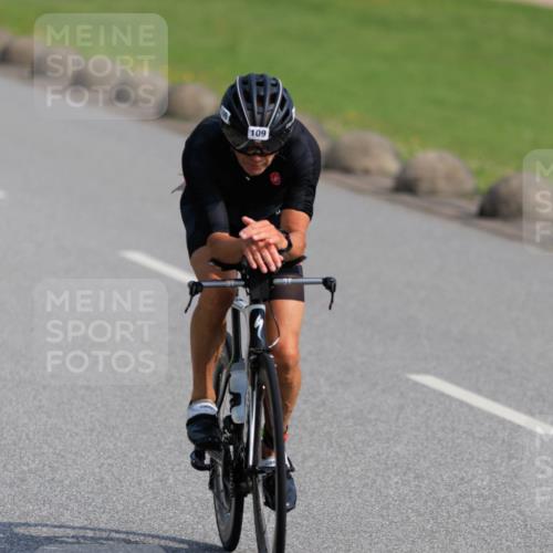 15.06.2025 - 27. Vierlanden-Triathlon H.Heesch http://msf.ph/oto/7988405 15.06.2025 09:23:35 Radfahren 109, 139 meine-sportfotos.de