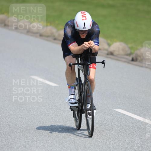 21.06.2025 - 27. Vierlanden-Triathlon H.Heesch http://msf.ph/oto/7988424 15.06.2025 11:42:32 Radfahren 751, 762, 859 meine-sportfotos.de