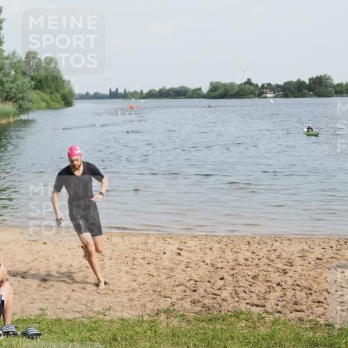 21.06.2025 - 27. Vierlanden-Triathlon MichiJ http://msf.ph/oto/7988435 15.06.2026 09:52:00 Schwimmen 282, 288, 292 meine-sportfotos.de