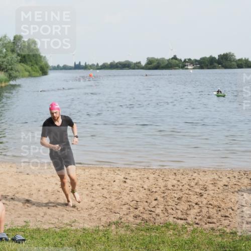 21.06.2025 - 27. Vierlanden-Triathlon MichiJ http://msf.ph/oto/7988442 15.06.2026 09:52:00 Schwimmen 282, 288, 292 meine-sportfotos.de