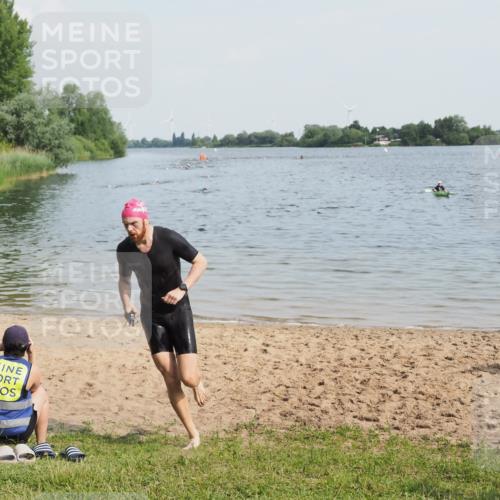 21.06.2025 - 27. Vierlanden-Triathlon MichiJ http://msf.ph/oto/7988458 15.06.2026 09:52:00 Schwimmen 282, 288, 292 meine-sportfotos.de