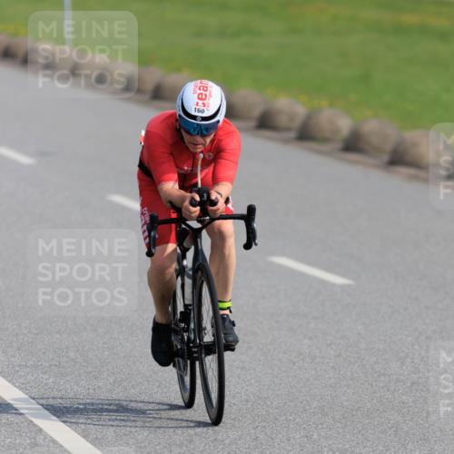 15.06.2025 - 27. Vierlanden-Triathlon H.Heesch http://msf.ph/oto/7988465 15.06.2025 09:24:38 Radfahren 65, 153, 160 meine-sportfotos.de